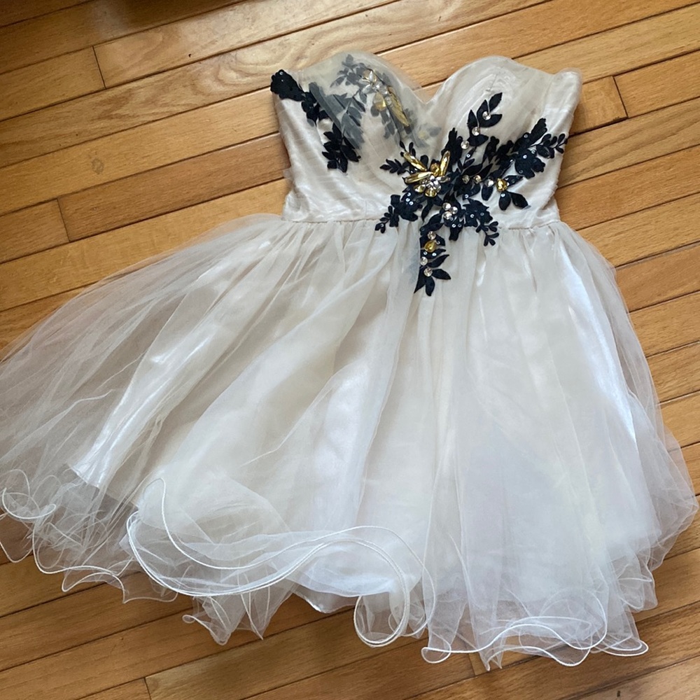 Bee Darlin dress
